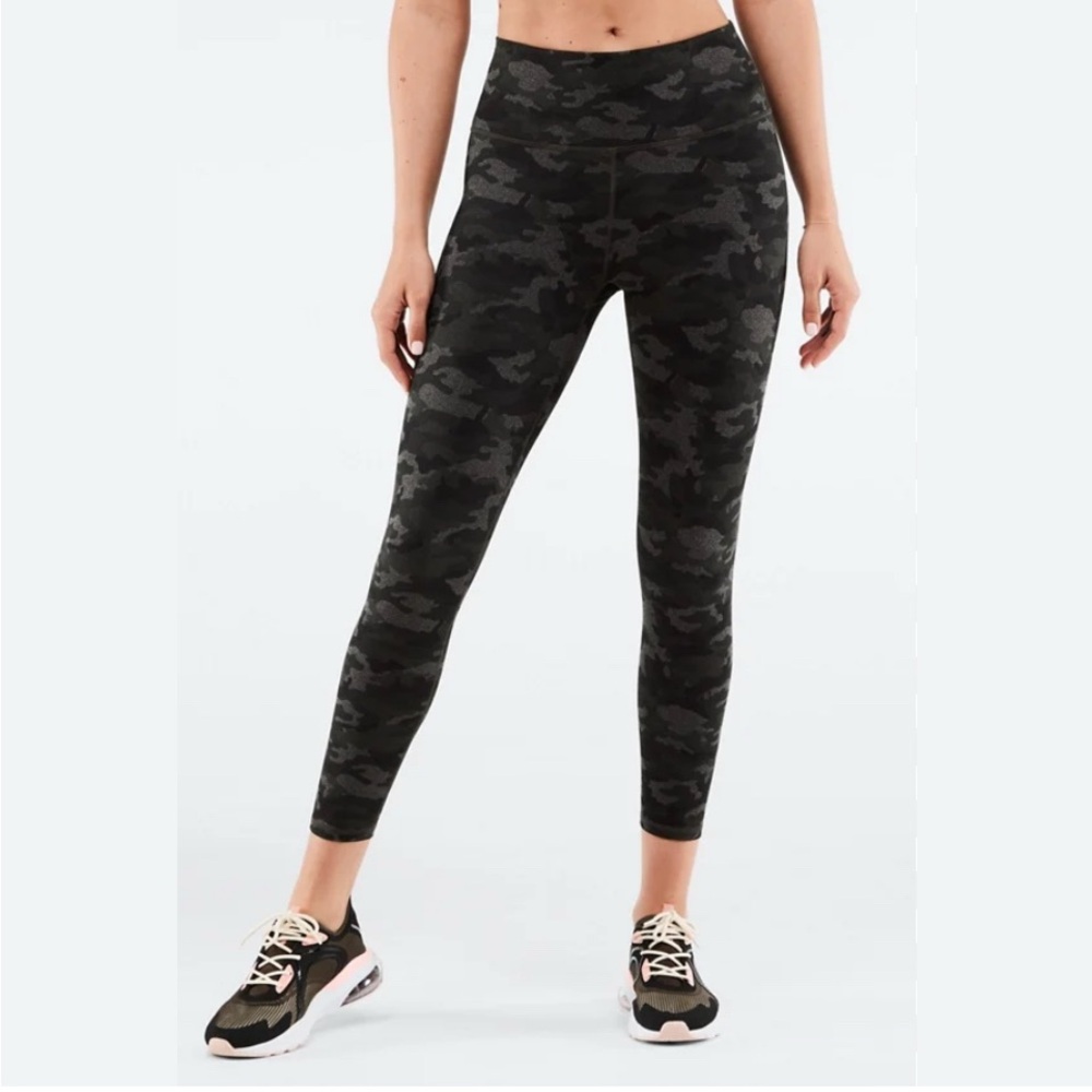 Fabletics Black Camo Leggings 7/8